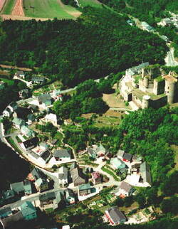 Luftbild der Ortsgemeinde Reichenberg.