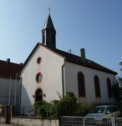 Außenansicht der katholischen Kirche Heilig Kreuz in Hamm