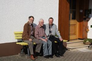 Die „Dorfchronisten“ H. Müller, H. Herrmann und R. Dennebaum im Jahr 2011.