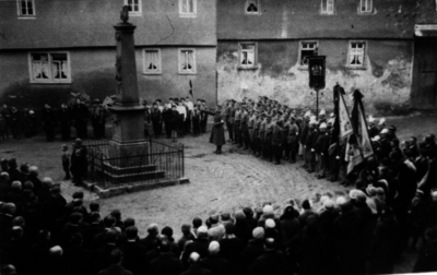 "Heldengedenkfeier" zur Erinnerung an deutsche Soldaten im Dritten Reich.