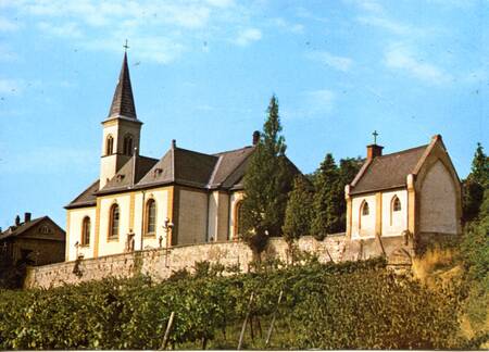 Abb. 4: Katholische Kirche, ca. 1980 (vom Enggässchen aus gesehen)