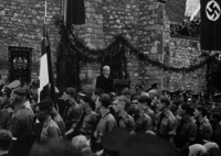 Machtdemonstration der Nationalsozialisten bei der Einweihung des Kriegerdenkmals 1938.
