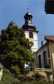 Das Bild zeigt die Evangelische Kirche St.Martin in Jugenheim.