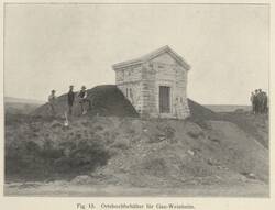Im Zuge des Ausbaus der Wasserversorgung im Selz-Wiesbach-Gebiet 1905 errichteter Ortshochbehälter in der Gemarkung Gau-Weinheim.