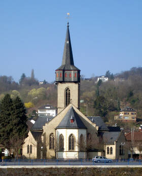 Das Bild zeigt die Kirche St. Laurentius in Oberwinter