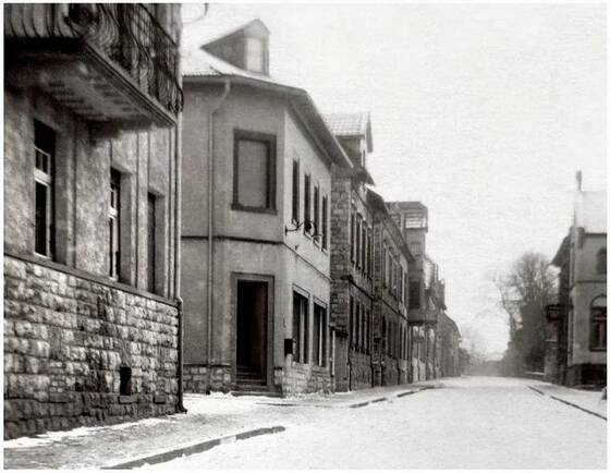 Weinhandlung Laufer/Neumann in der Bahnhofstraße Ingelheim, später Möbel Schwab, heute Wohnhaus