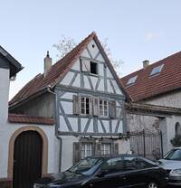 Giebelständiges barockes Fachwerkhaus.