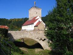 Morbach gehörte schon früh zum Herrschaftsbereich der Burg Reipoltskirchen. Während die Herrschaft im Laufe der Zeit von unterschiedlichen Adelsfamilien gehalten wurde, verblieb Morbach im Herrschaftsbererich bis zur Französischen Revolution.