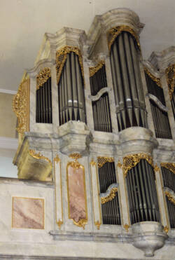 Das Bild zeigt die Orgel, welche von Johann Kohlhaas 1769 gebaut wurde.