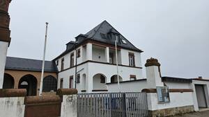 Kath. Pfarrhaus der Gesamtanlage der Heilig-Kreuz-Kirche