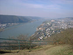 Das Bild zeigt eine Ortsansicht von Rheinbrohl