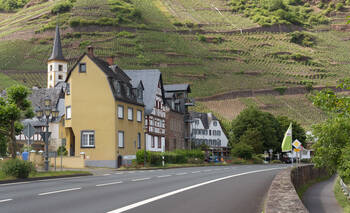 Blick auf Bremm und den Clamont