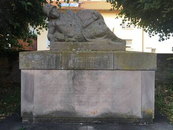 Das 1929 errichtete Kriegerdenkmal in Morbach.