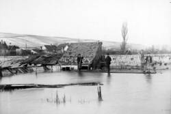 Rheintalstraße in der Hochwasserkatastrophe 1882