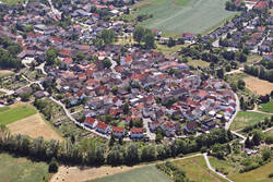 Das Bild zeigt Stadecken aus der Luft.