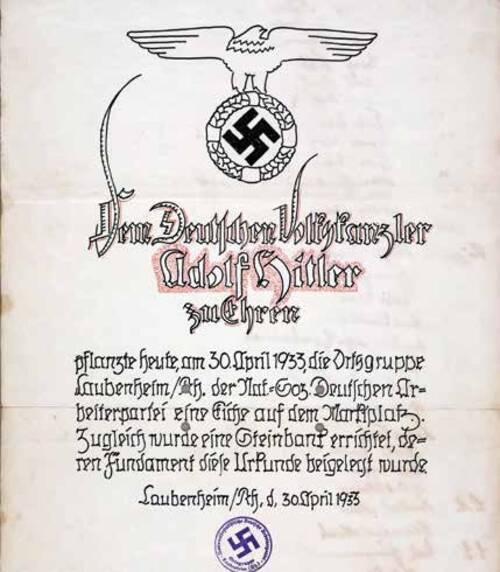 Abb. 4: Die Urkunde zur Hitlereiche vom 30. April 1933 wurde 1945 wieder hervorgeholt.