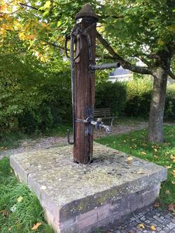 Historischer Brunnen an der Weiherstraße in Morbach.