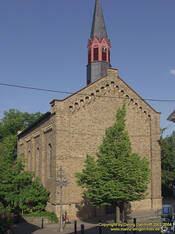 Das Bild zeigt St. Peter in Gau-Bischofsheim