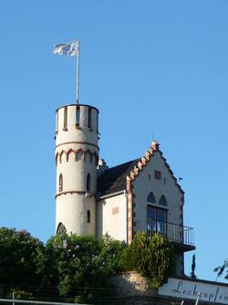 Weinbergshaus und Miniaturburg Leckzapfen in Osthofen