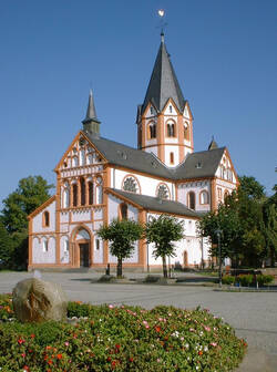 Das Bild zeigt St. Peter in Sinzig